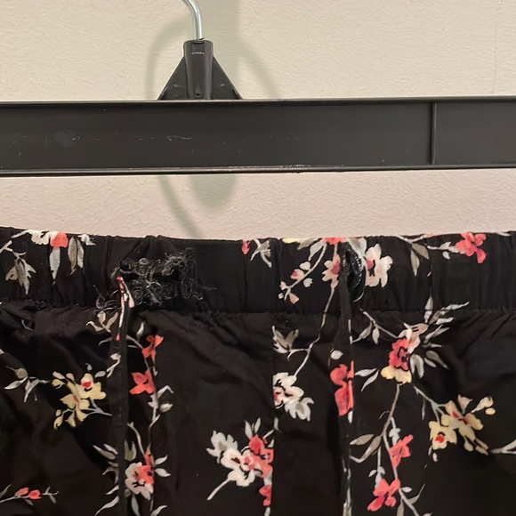 Garage Shorts Blue Mom Jean Shorts, Black Floral Shorts, Black Mom Denim Shorts - Picture 5 of 7